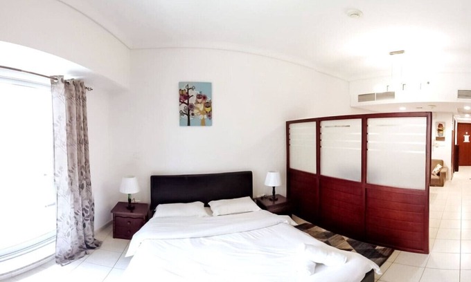 Jumeirah Lake Towers Apartment | Cozy Lake Terrace Studio - Steps from Metro Access