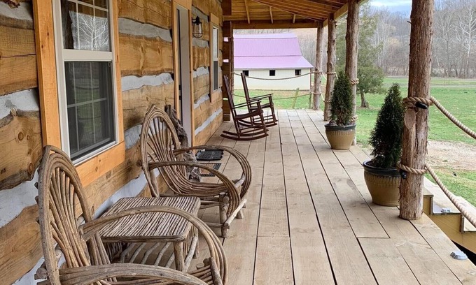 Madison Cabin | Relax at Stoney Creek - Pool, Spa & Family-Friendly Fun