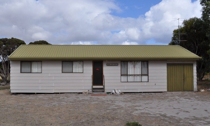 Para Wurlie House | Stoneybroke: Family and Pet-Friendly Beach Retreat