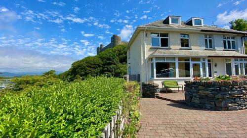 Harlech House | Discover Stoneycroft: 4-Star Pet-Friendly Retreat