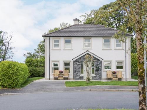 Culdaff House | Discover Stoneywood: Family-Friendly Pet Haven & Relaxation