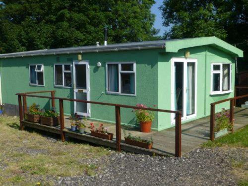 Appleby-in-Westmorland Ski Chalet | Cozy Stonygarth Cabin: Pet-Friendly & Child Friendly Retreat