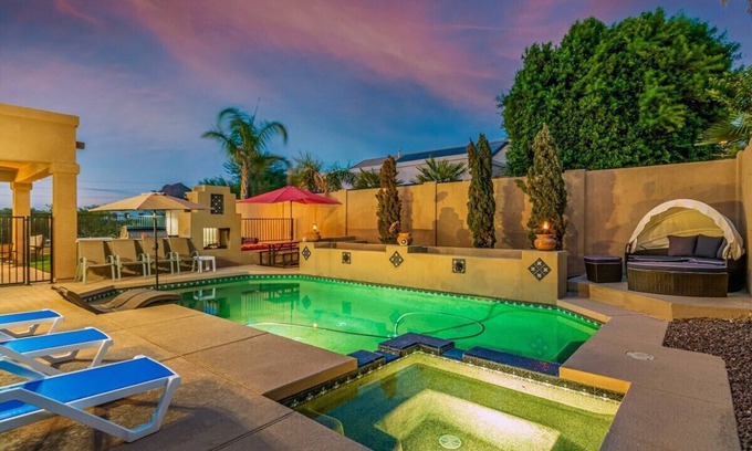 Glendale House | Inviting Retreat with Heated Pool, Spa & Family Activities