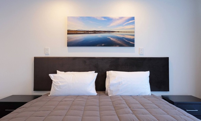 Hokitika Hotel | Eco-Friendly Stopforths Premium Accommodation - Rated 9.8/10