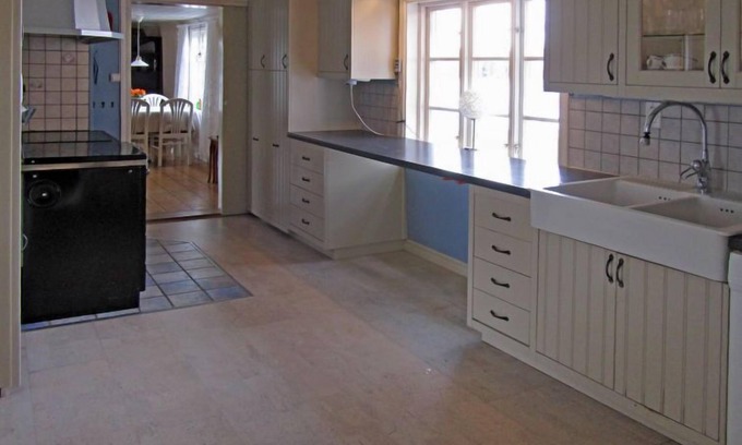 Tived House | Top-Rated Stora Gryten: Lake View & Spa Amenities Await