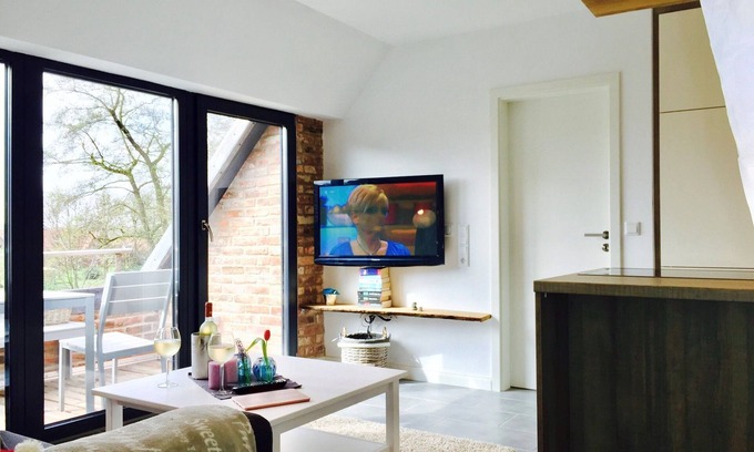 Huede Apartment | Storchennest 1: Family-Friendly Apartment with Balcony