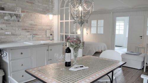 Naesby Bed & Breakfast | Inviting Store Ejlstrup Bed & Breakfast with Delicious Breakfast