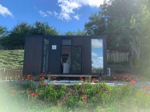 Stratford District House | Stour Cabin by Tiny Away