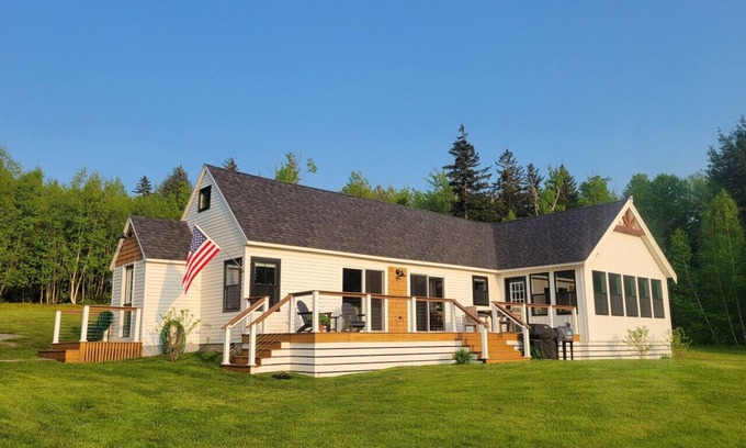 Wilmington House | Stowe Hill Cottage. Min's to Lake and Mt Snow