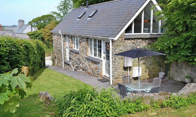 Stowford Cottage | Cozy 1 Bedroom Retreat in Stowford, Lewdown - Pet Friendly