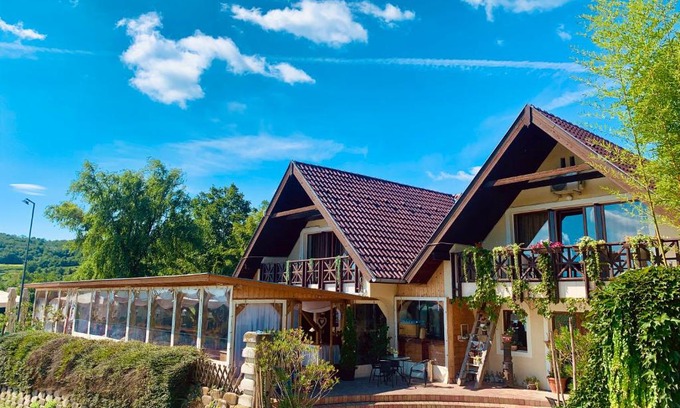Szekszard Apartment | Guest Rated 10/10 at Strázsa Vendégház with Breakfast & Kitchen