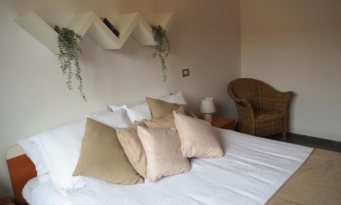 Alba Apartment | Outstanding Strada Romano House: Family-Friendly Retreat