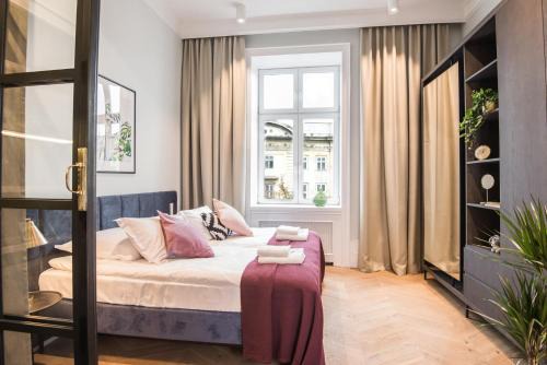 Stradom Apartment | Top-Rated Stradom 15 Apartments with Hot Tub & Breakfast