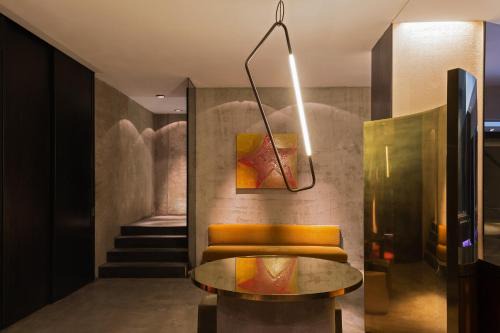 Milan Centre Hotel | Experience STRAF Milan: Design Hotels with Oceanfront Pool