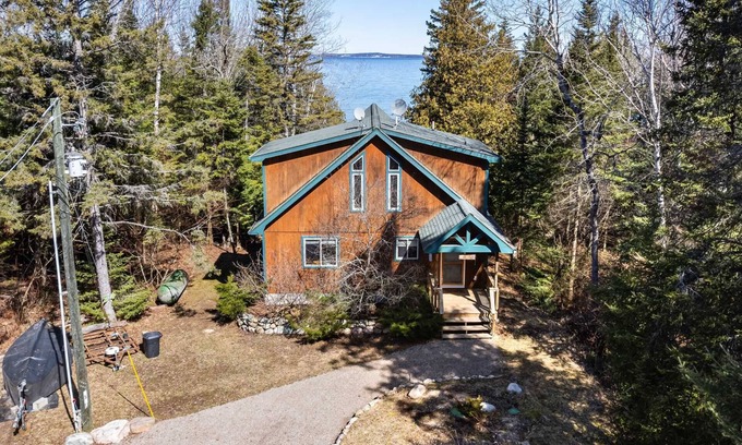 Cheboygan Cottage | Perfect Family Cottage on Lake Huron - Pet Friendly Retreat