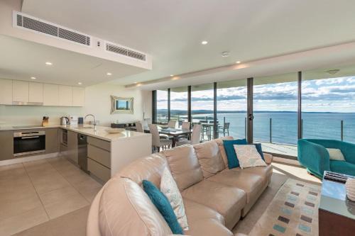 Forster Apartment | Beachside Penthouse with Ocean View & Pool - Rated 9/10