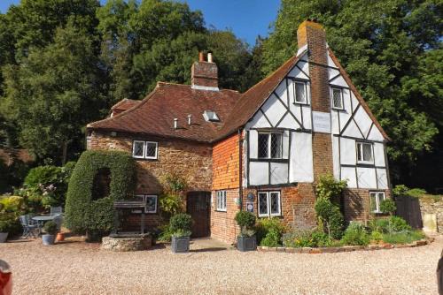 Icklesham Bed & Breakfast | Pet-Friendly Strand House with a 9.4/10 Guest Rating