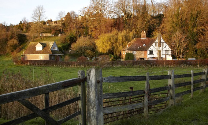 Icklesham Hotel | Cozy Strand House: Family-Friendly with Breakfast Included
