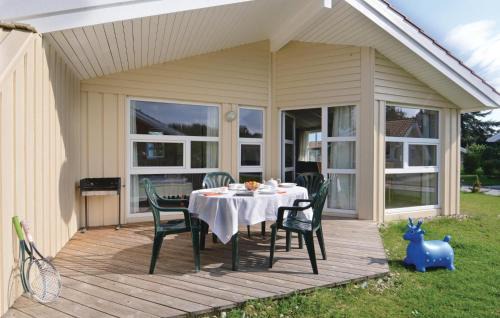 Schoenhagen House | Relaxing Strandblick 20: Pet & Child Friendly Retreat