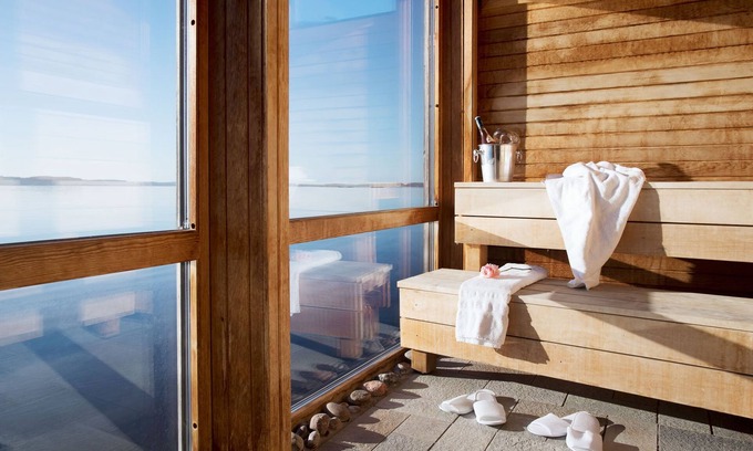 Lysekil Hotel | Discover Strandflickornas Husen vid Havet - 10/10 Experience!