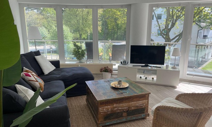 Sahlenburg Apartment | Pet-Friendly Strandhaus Nordseebrandung With Ocean View