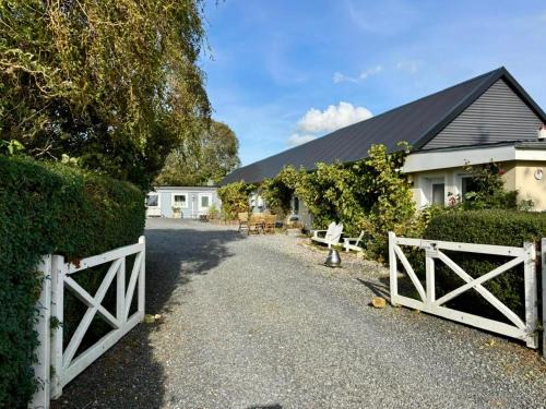 Gluecksburg House | Relax at Strandhof Holnis: Oceanfront Retreat with Pool