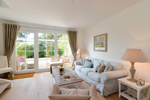 Falshoft Apartment | Discover Strandholm Mitte: Oceanfront Retreat Awaits