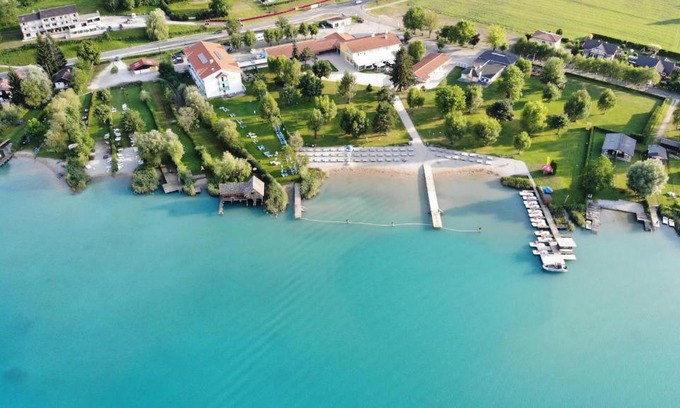 Faak am See Hotel | Beautiful Strandhotel Faak with Oceanfront Views