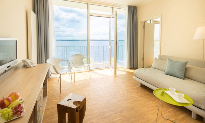 Senftenberg Hotel | Relax at Strandhotel Senftenberger See with Pool & Dining