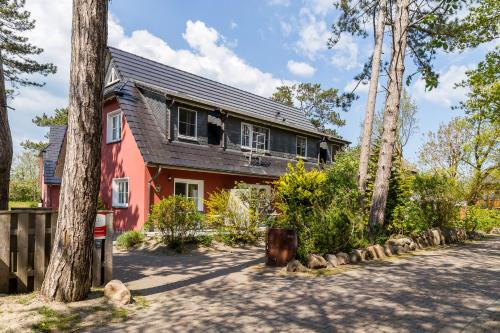 Ostseebad Ahrenshoop Apartment | Relax at Strandleben 08 - Pet Friendly with Private Pool