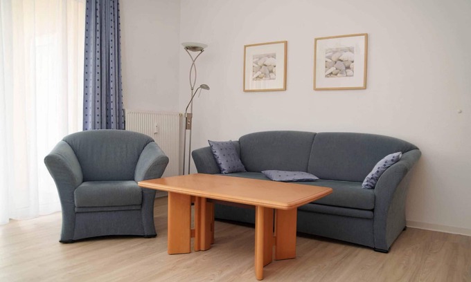 Graal Mueritz Apartment | Cozy 2-Bedroom Apartment Near the Beach with WiFi