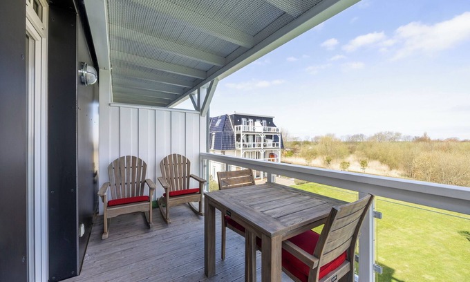 Wremen Apartment | Cozy Oceanfront Retreat with Sauna & Scenic Balcony View