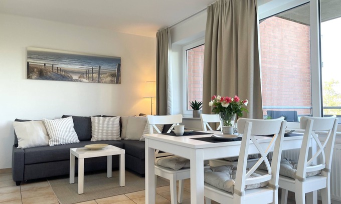 Sahlenburg Apartment | Cozy Oceanfront Apartment Near Wernerwald for 6 Guests