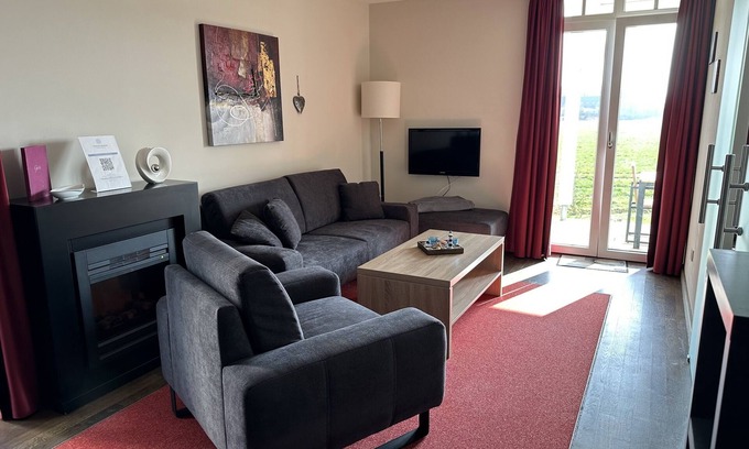 Wremen Apartment | Beachside Pet-Friendly Retreat with Sauna & Terrace