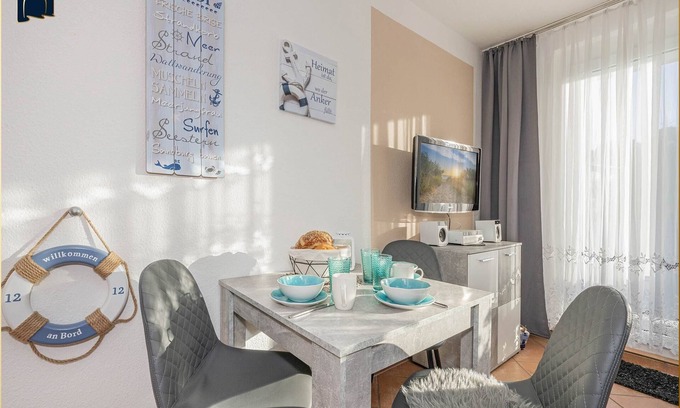 Zempin Apartment | Beachfront Apartment in Bernsteinbad Zempin with WiFi & Pool