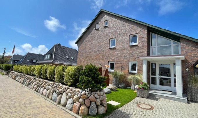 Westerland Apartment | Pet-Friendly Strandvilla Strand-Loft: A Perfect Family Getaway