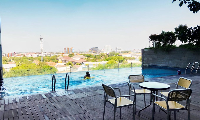 Surabaya Apartment | Cozy Studio at Tamasari Papilio Apartment with Pool & Breakfast