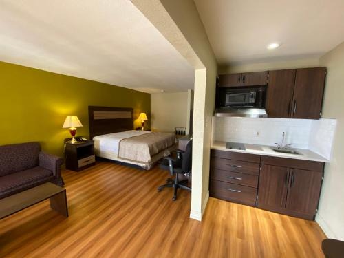 Temple Hotel | Pet-Friendly Stratford House Inn & Suites in Temple