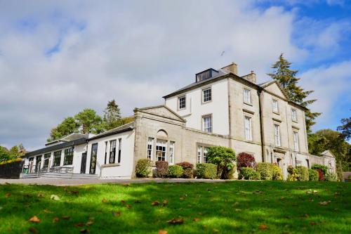 Strathaven Hotel | Exceptional Strathaven Hotel: Pet-Friendly & Wheelchair Accessible