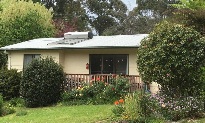 Mirboo North House | Delightful Strathmore Farm B&B: 4-Star Guest Rated Retreat