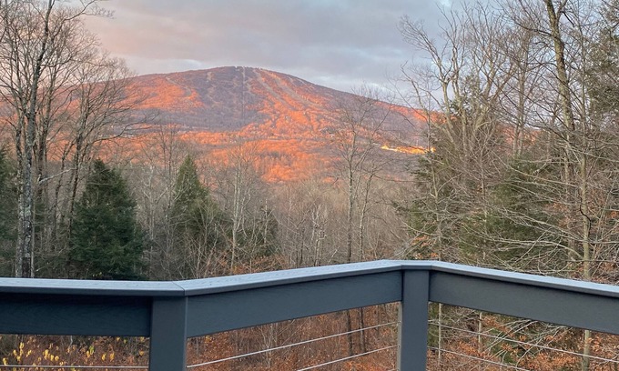 Stratton Mountain House | Mountain Retreat with Hot Tub & Pool - Guest Rated 10/10