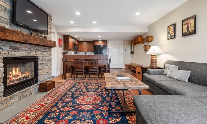 Stratton Mountain Apartment | Stratton Slopeside Condos at The Landmark! 400 FEET TO LIFT!