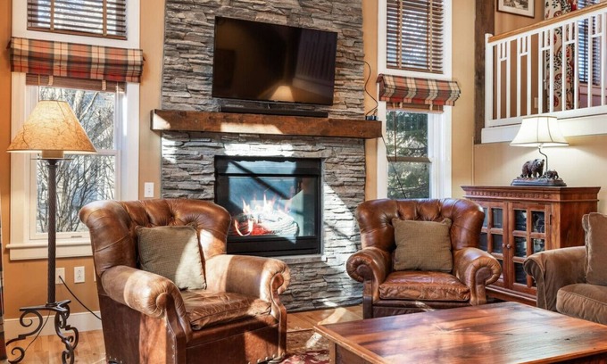 Stratton Mountain House | Stratton Springs Premier End Unit with Hot Tub