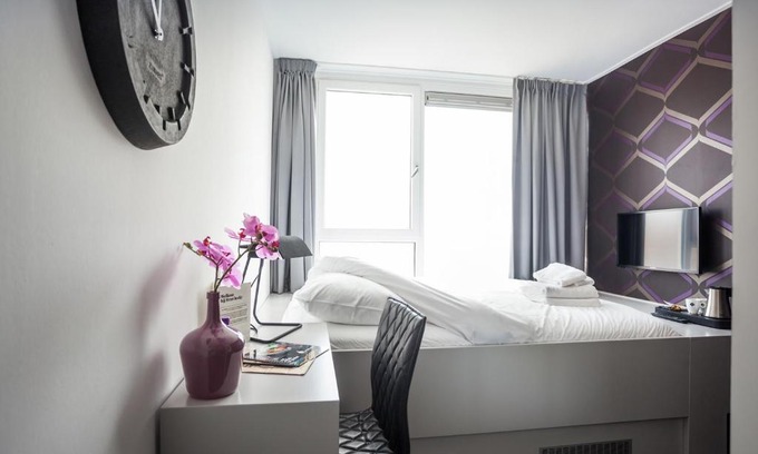 Hengelo Hotel | Budget-Friendly Stay at Stravinsky Slapen with Breakfast