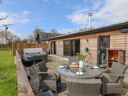 Holsworthy House | Relax at Strawberry Bank - Nuthatch, Pet & Child Friendly!