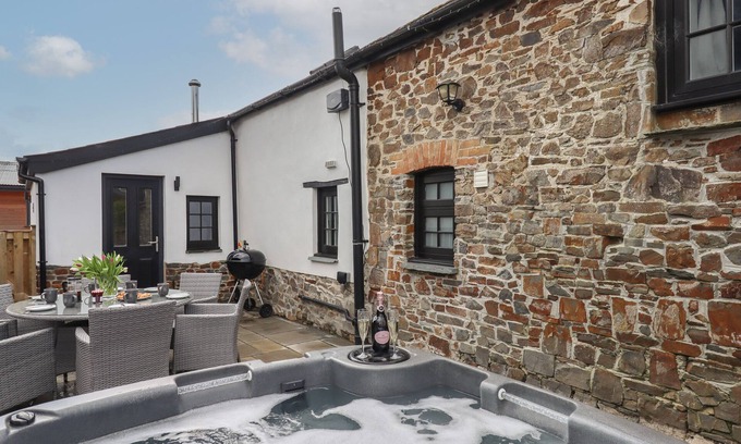 Holsworthy Cottage | Pet-Friendly Strawberry Bank - Pipistrelle in Bridgerule