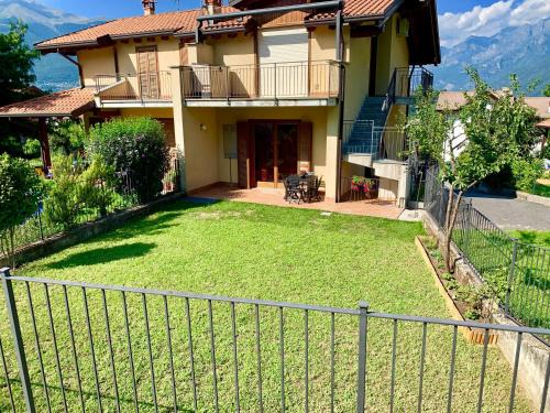 Colico Piano House | Pet-Friendly Strawberry House with Top Guest Ratings