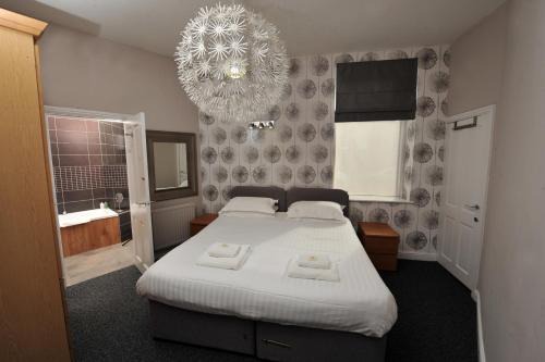 Harrogate City Centre Apartment | Discover Harrogate Convention View with Private Parking