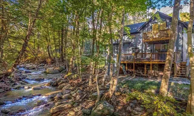 Chichester Cottage | Idyllic Retreat: Ski, Hike, Spa & Relax in Comfort