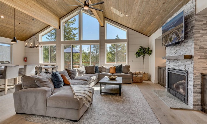 Truckee House | Unforgettable Retreat at Streams and Dreams, Rated 10/10